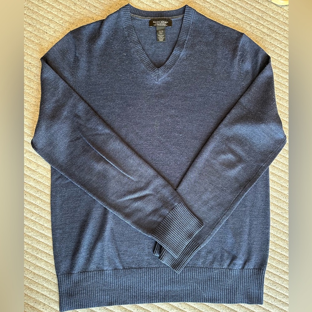 Banana Republic Men's Deep Blue V-Neck Sweater